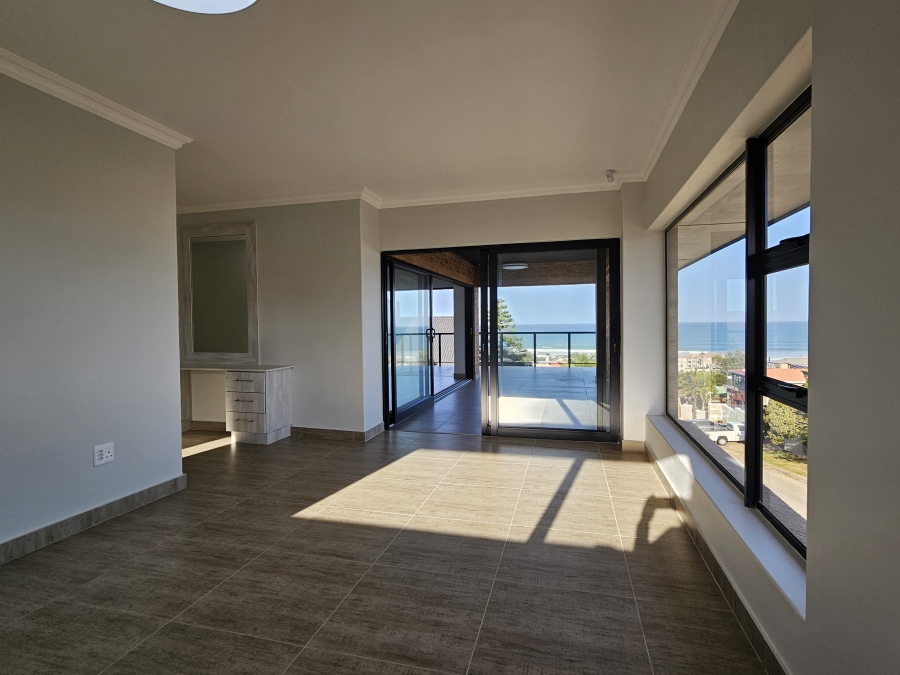 4 Bedroom Property for Sale in Wavecrest Eastern Cape